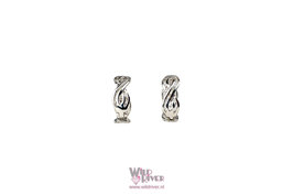 Zilveren oorringen met golvend motief 